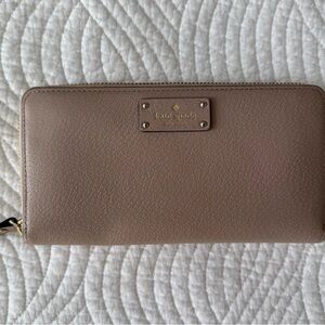 Kate Spade beige wallet